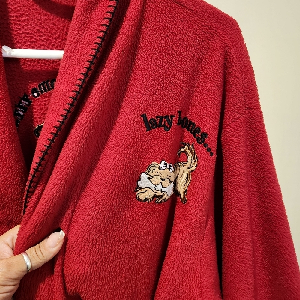 Delicates Red Long Cozy Robe with Embroidered Dog theme - Picture 10 of 15